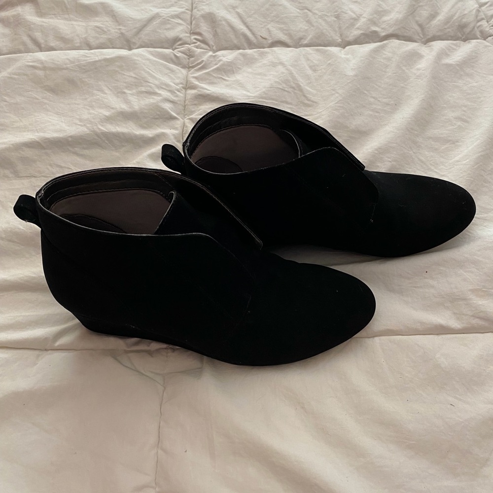 Suede wedge black booties